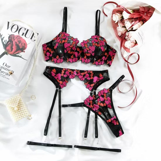 Sexy High Quality Heart-Shaped Embroidery Lace Bra Thong Set Hot Sell Garter Belt Woman Lingerie